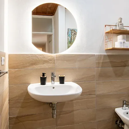 Zen Island Downtown Florence, New For 6