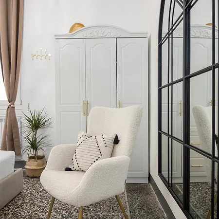 Zen Island Downtown Florence, New For 6 Apartment Florenz