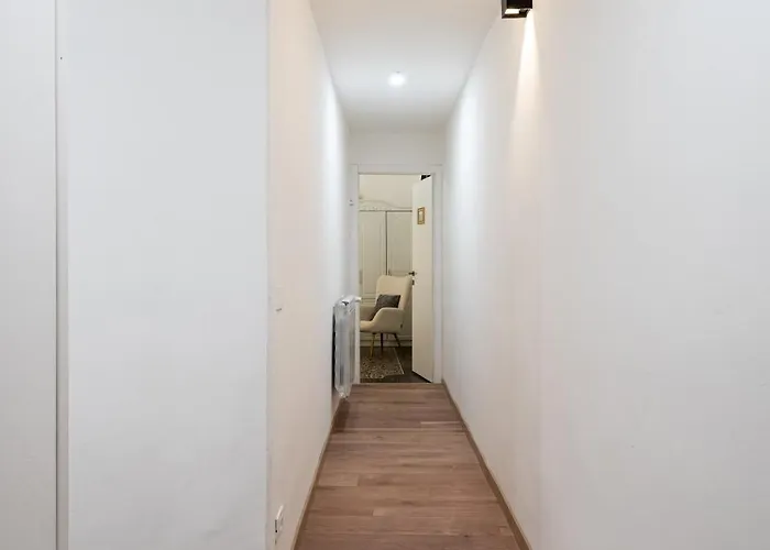 Zen Island Downtown Florence, New For 6 * Florencie