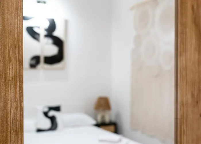 Zen Island Downtown Florence, New For 6 *