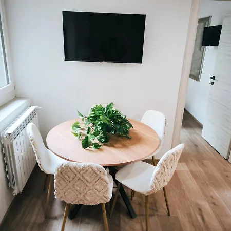 Daire Zen Island Downtown Florence, New For 6 Floransa