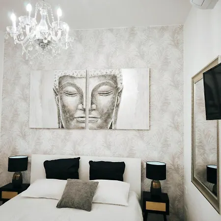 Zen Island Downtown Florence, New For 6 Lejlighed