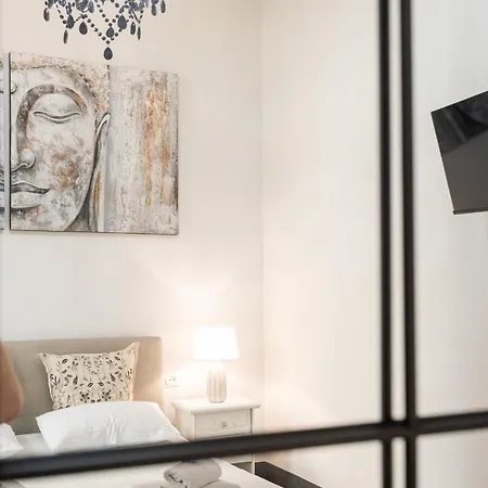 Zen Island Downtown Florence, New For 6 Daire