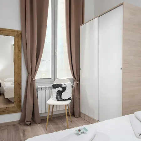 Zen Island Downtown Florence, New For 6 *
